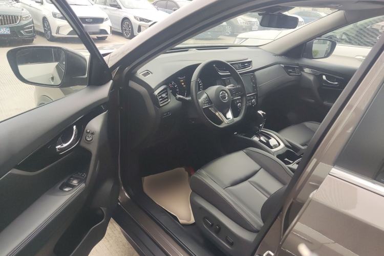 Used Nissan X-Trail 2023 Classic 2.0L Two-Wheel Drive Smart Connect & Comfort Edition Driver Seat