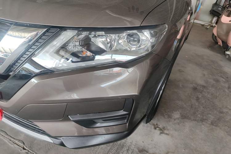 Used Nissan X-Trail 2023 Classic 2.0L Two-Wheel Drive Smart Connect & Comfort Edition Left Front Headlight