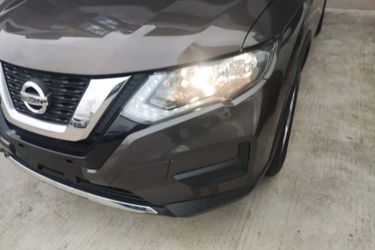 Used Nissan X-Trail 2023 Classic 2.0L Two-Wheel Drive Smart Connect & Comfort Edition Left Front Headlight