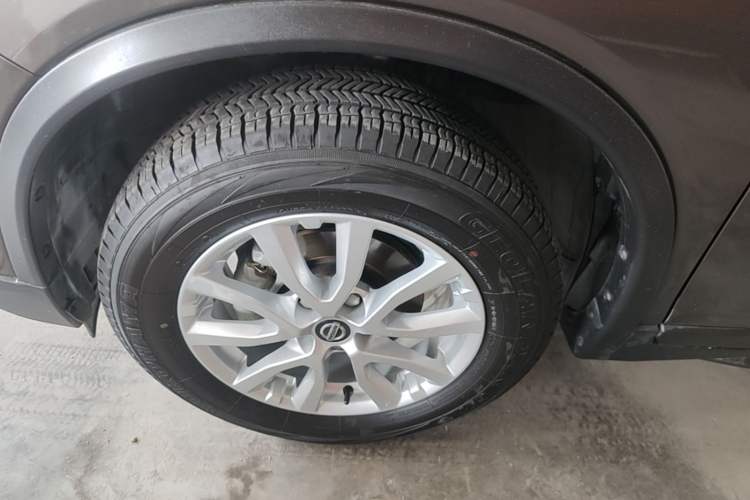 Used Nissan X-Trail 2023 Classic 2.0L Two-Wheel Drive Smart Connect & Comfort Edition Left Front Wheel Hub