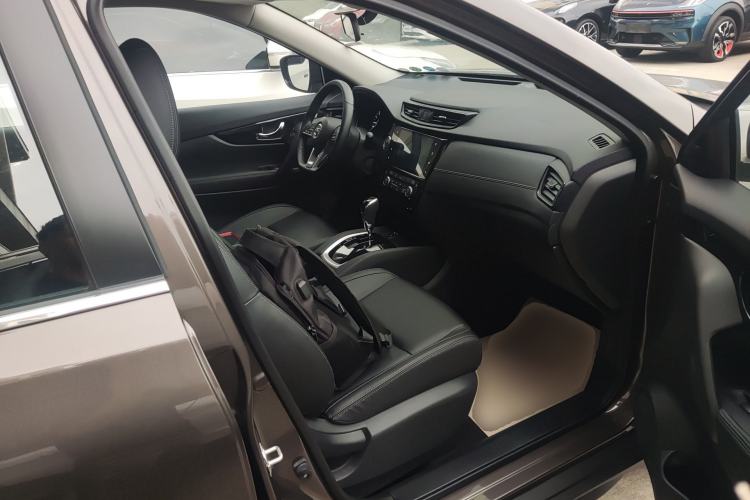 Used Nissan X-Trail 2023 Classic 2.0L Two-Wheel Drive Smart Connect & Comfort Edition Right Front Seat