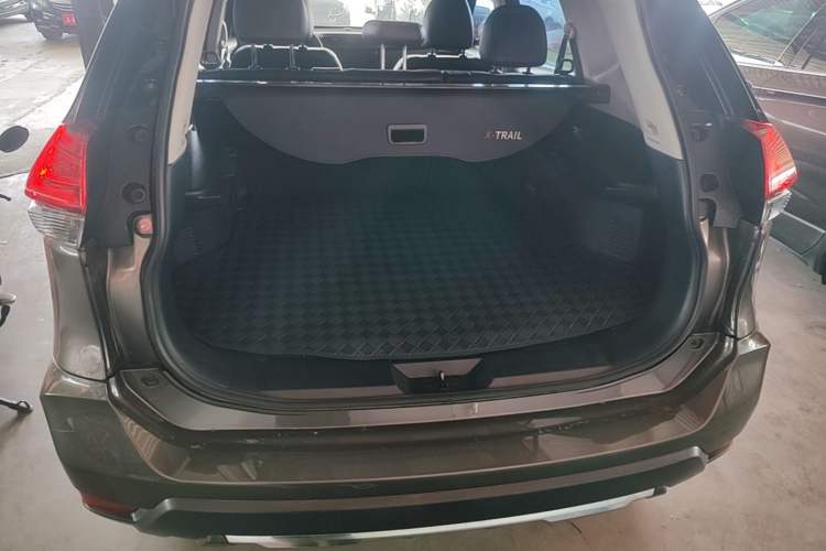 Used Nissan X-Trail 2023 Classic 2.0L Two-Wheel Drive Smart Connect & Comfort Edition Trunk