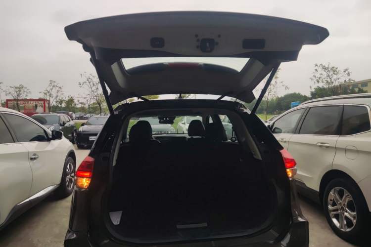 Used Nissan X-Trail 2023 Classic 2.0L Two-Wheel Drive Smart Connect & Comfort Edition Trunk
