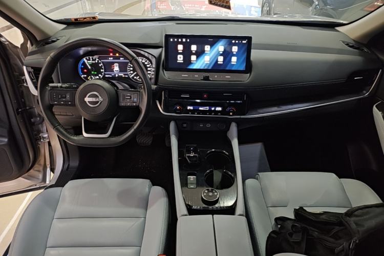 Used Nissan X-Trail 2023 e-POWER Ultra-Hybrid Dual-Motor All-Wheel-Drive Luxury Edition Center Console