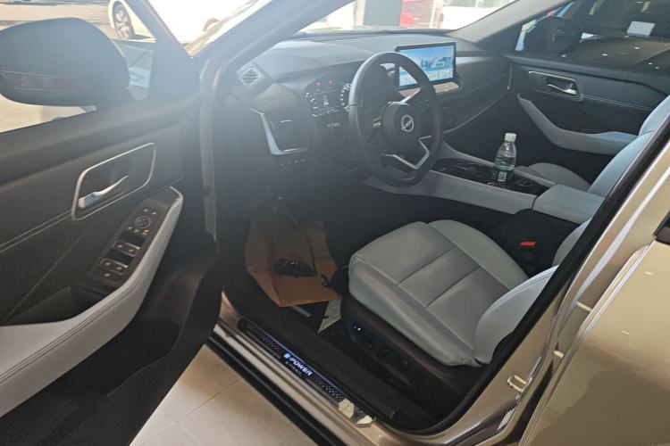 Used Nissan X-Trail 2023 e-POWER Ultra-Hybrid Dual-Motor All-Wheel-Drive Luxury Edition Driver Seat
