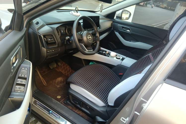 Used Nissan X-Trail 2023 e-POWER Ultra-Hybrid Dual-Motor All-Wheel-Drive Luxury Edition Driver Seat