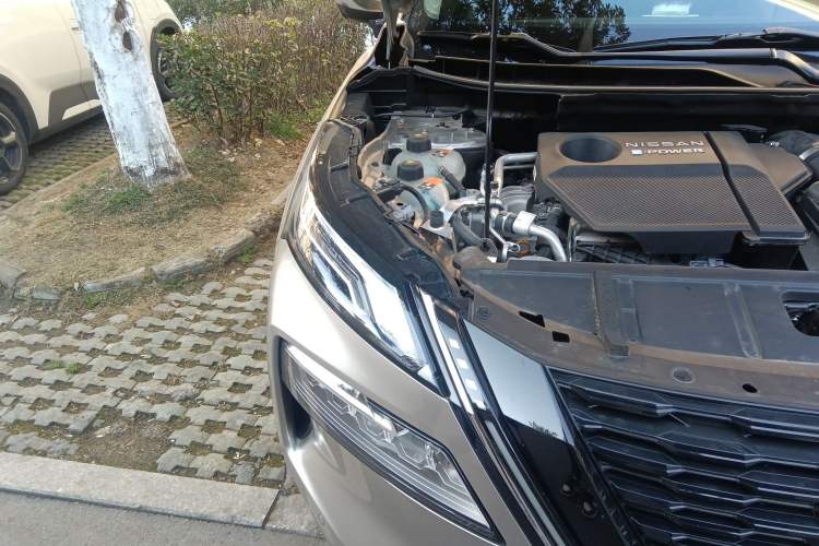 Used Nissan X-Trail 2023 e-POWER Ultra-Hybrid Dual-Motor All-Wheel-Drive Luxury Edition Engine Bay Right