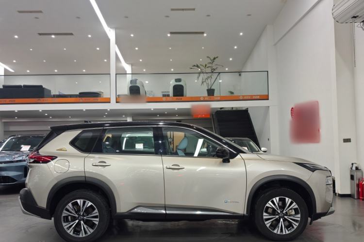 Used Nissan X-Trail 2023 e-POWER Ultra-Hybrid Dual-Motor All-Wheel-Drive Luxury Edition Exterior 3