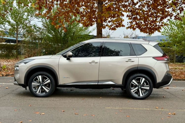 Used Nissan X-Trail 2023 e-POWER Ultra-Hybrid Dual-Motor All-Wheel-Drive Supreme Edition Exterior 3