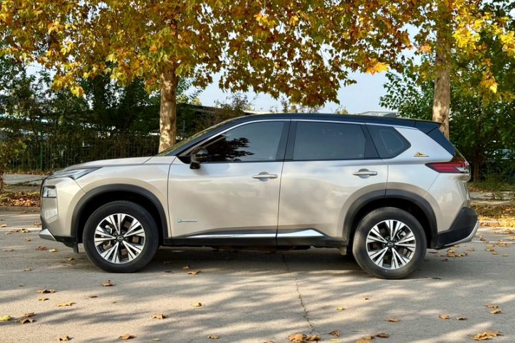 Used Nissan X-Trail 2023 e-POWER Ultra-Hybrid Dual-Motor All-Wheel-Drive Luxury Edition Exterior 4