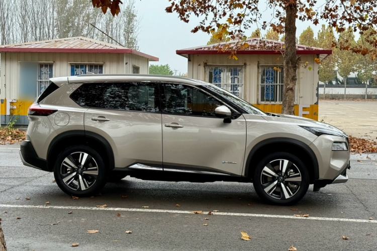 Used Nissan X-Trail 2023 e-POWER Ultra-Hybrid Dual-Motor All-Wheel-Drive Supreme Edition Exterior 4