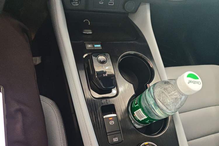 Used Nissan X-Trail 2023 e-POWER Ultra-Hybrid Dual-Motor All-Wheel-Drive Luxury Edition Gear Lever