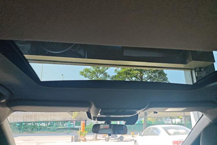 Used Nissan X-Trail 2023 e-POWER Ultra-Hybrid Dual-Motor All-Wheel-Drive Luxury Edition Headliner