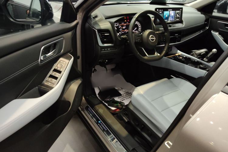 Used Nissan X-Trail 2023 e-POWER Ultra-Hybrid Dual-Motor All-Wheel-Drive Luxury Edition Interior 2