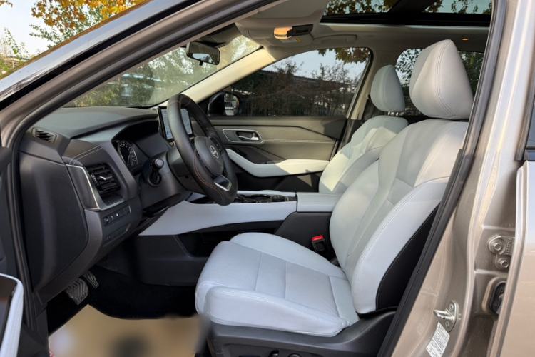 Used Nissan X-Trail 2023 e-POWER Ultra-Hybrid Dual-Motor All-Wheel-Drive Luxury Edition Interior 3