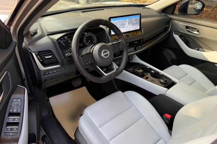 Used Nissan X-Trail 2023 e-POWER Ultra-Hybrid Dual-Motor All-Wheel-Drive Luxury Edition Interior 4