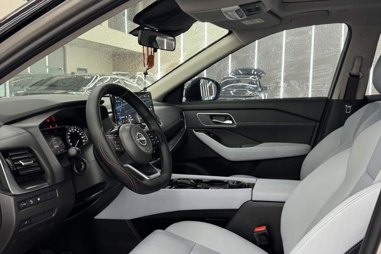 Used Nissan X-Trail 2023 e-POWER Ultra-Hybrid Dual-Motor All-Wheel-Drive Luxury Edition Interior 4