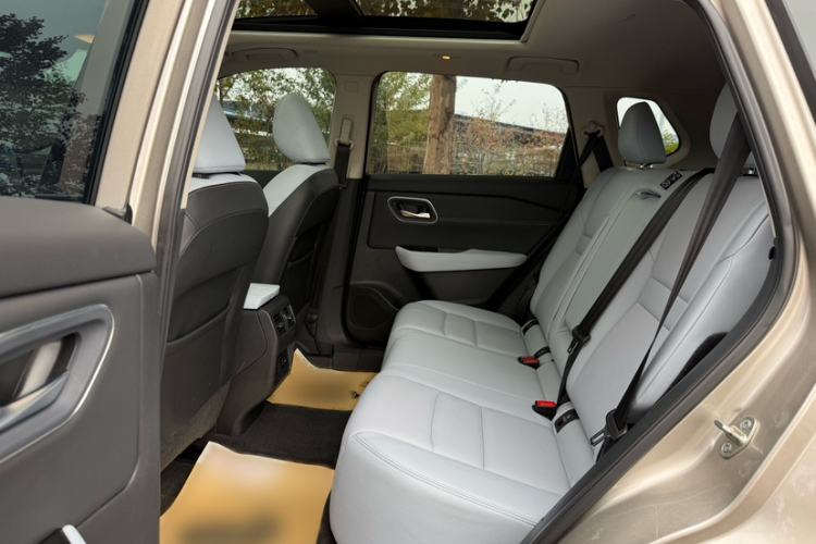 Used Nissan X-Trail 2023 e-POWER Ultra-Hybrid Dual-Motor All-Wheel-Drive Supreme Edition Interior 4