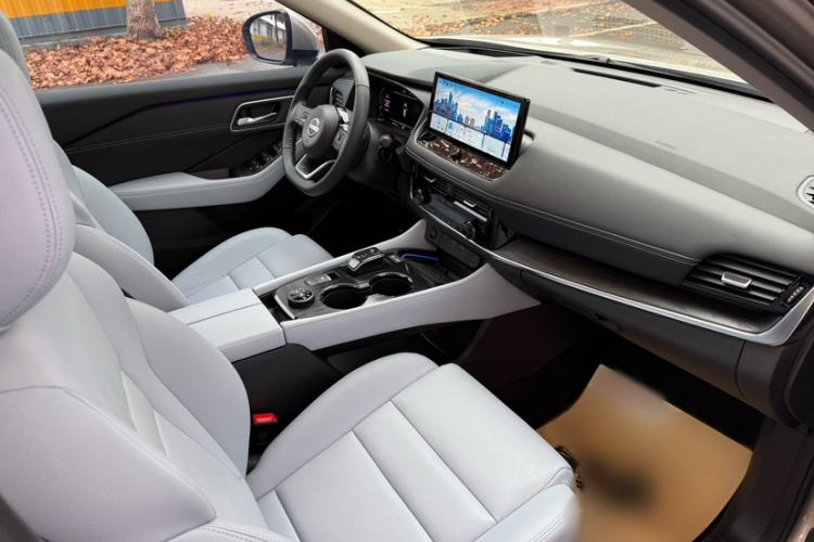 Used Nissan X-Trail 2023 e-POWER Ultra-Hybrid Dual-Motor All-Wheel-Drive Supreme Edition Interior 6