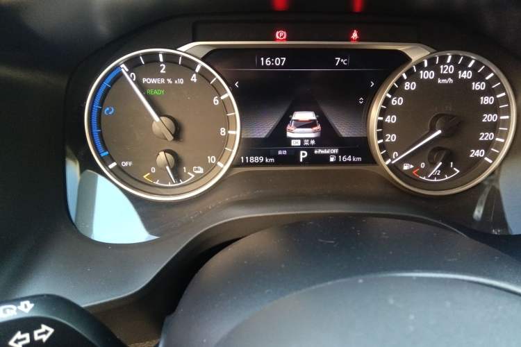 Used Nissan X-Trail 2023 e-POWER Ultra-Hybrid Dual-Motor All-Wheel-Drive Luxury Edition Odometer Close Up