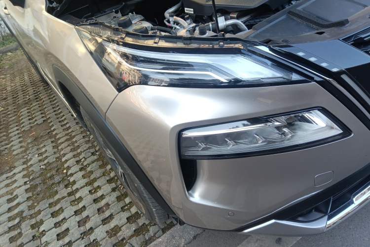 Used Nissan X-Trail 2023 e-POWER Ultra-Hybrid Dual-Motor All-Wheel-Drive Luxury Edition Right Front Headlight