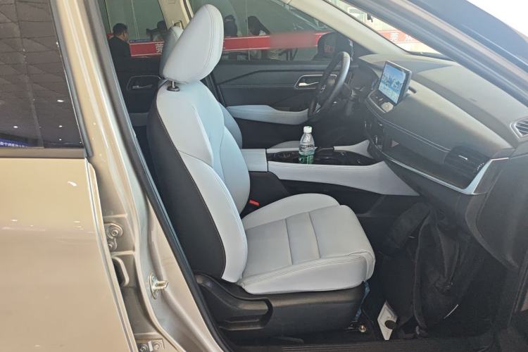 Used Nissan X-Trail 2023 e-POWER Ultra-Hybrid Dual-Motor All-Wheel-Drive Luxury Edition Right Front Seat