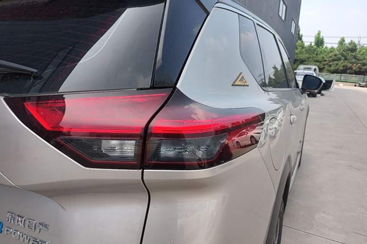 Used Nissan X-Trail 2023 e-POWER Ultra-Hybrid Dual-Motor All-Wheel-Drive Luxury Edition Right Rear Taillight