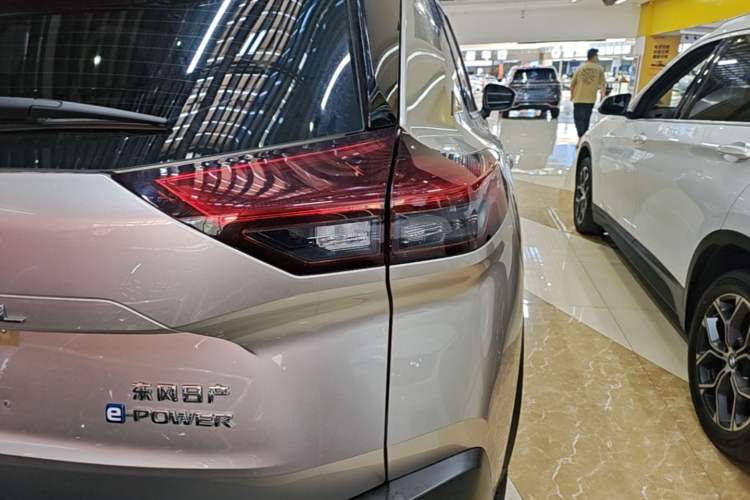 Used Nissan X-Trail 2023 e-POWER Ultra-Hybrid Dual-Motor All-Wheel-Drive Luxury Edition Right Rear Taillight