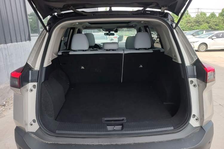 Used Nissan X-Trail 2023 e-POWER Ultra-Hybrid Dual-Motor All-Wheel-Drive Luxury Edition Trunk
