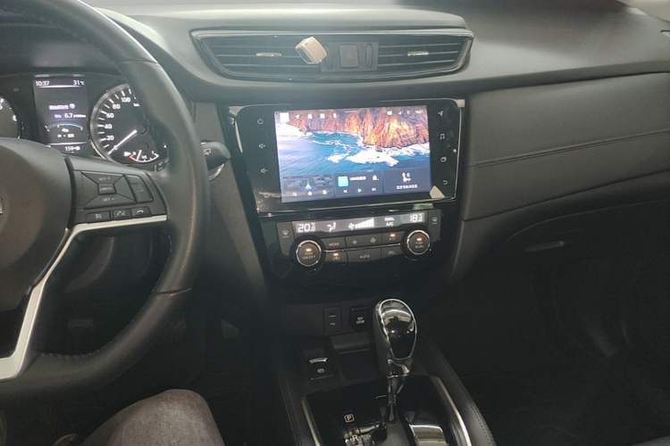Used Nissan X-Trail 2023 Classic 2.0L Two-Wheel Drive Smart Connect Premium Edition Audio And AC Panel