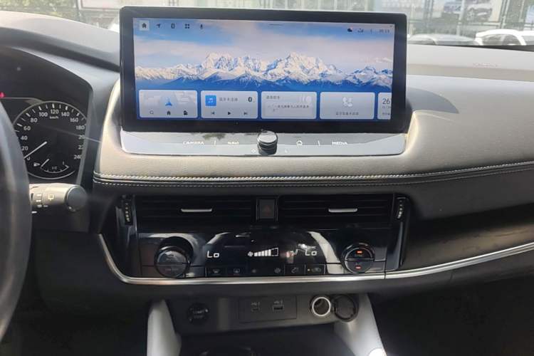 Used Nissan X-Trail 2023 e-POWER Ultra-Hybrid Dual-Motor All-Wheel-Drive Luxury Edition Audio And AC Panel