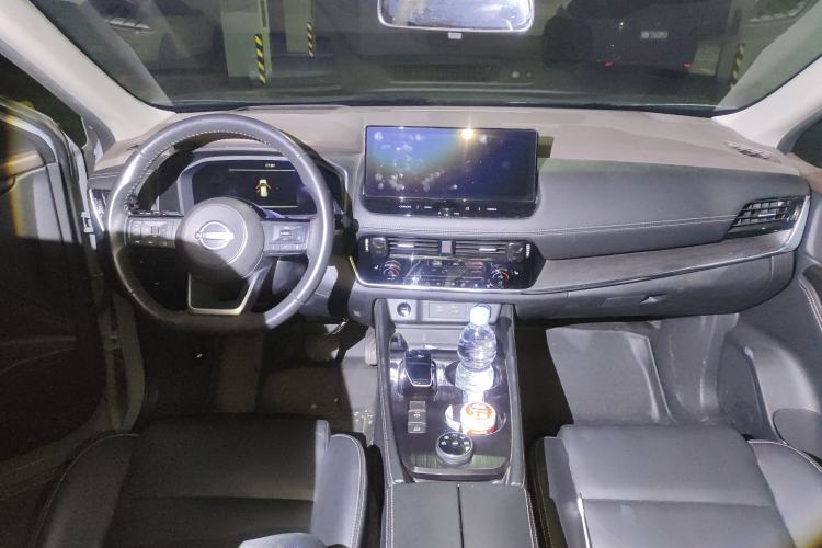 Used Nissan X-Trail 2023 e-POWER Ultra-Hybrid Dual-Motor All-Wheel-Drive Supreme Edition Center Console