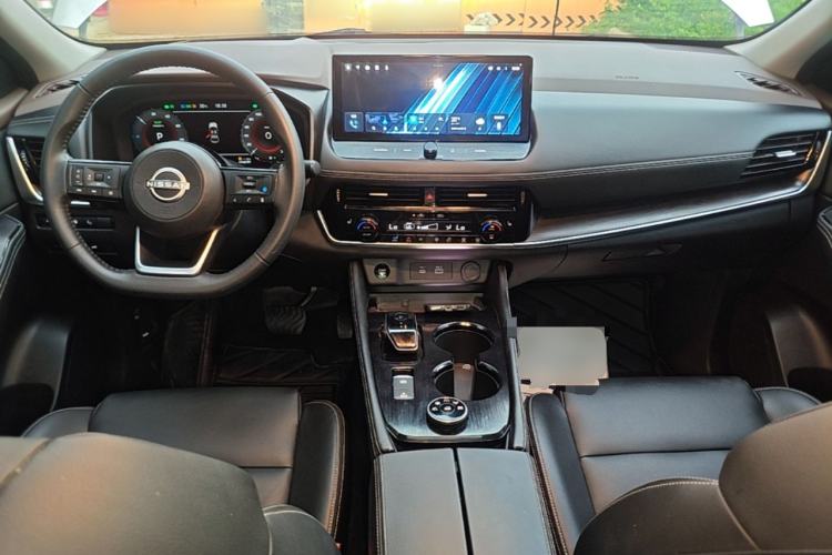 Used Nissan X-Trail 2023 e-POWER Ultra-Hybrid Dual-Motor All-Wheel-Drive Supreme Edition Center Console