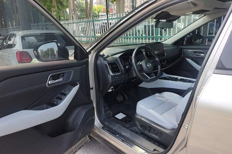Used Nissan X-Trail 2023 e-POWER Ultra-Hybrid Dual-Motor All-Wheel-Drive Luxury Edition Driver Seat