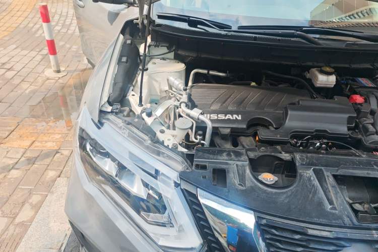 Used Nissan X-Trail 2023 Classic 2.0L Two-Wheel Drive Smart Connect Premium Edition Engine Bay Right
