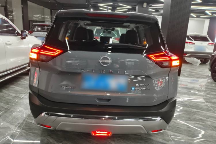 Used Nissan X-Trail 2023 e-POWER Ultra-Hybrid Dual-Motor All-Wheel-Drive Luxury Edition Exterior 4
