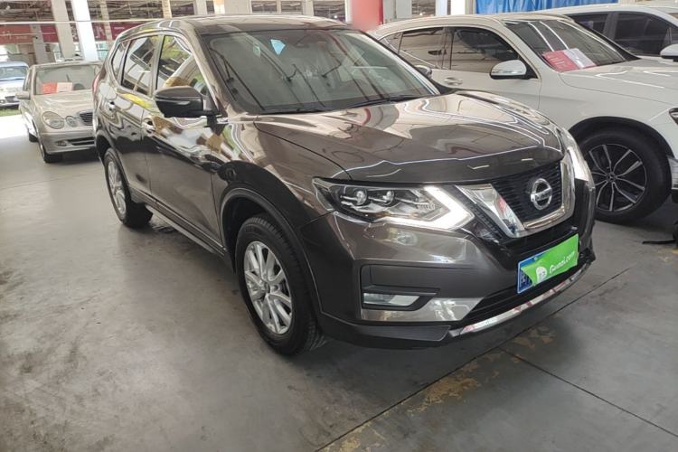 Used Nissan X-Trail 2023 Classic 2.0L Two-Wheel Drive Smart Connect Premium Edition Front Right 45 Deg