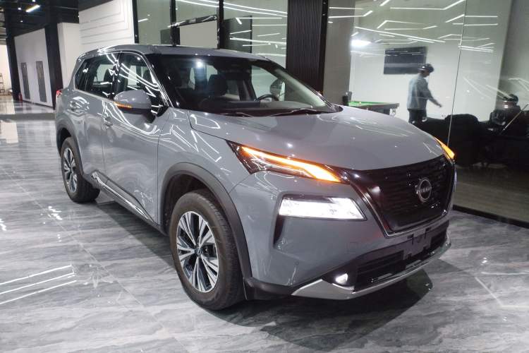 Used Nissan X-Trail 2023 e-POWER Ultra-Hybrid Dual-Motor All-Wheel-Drive Luxury Edition Front Right 45 Deg