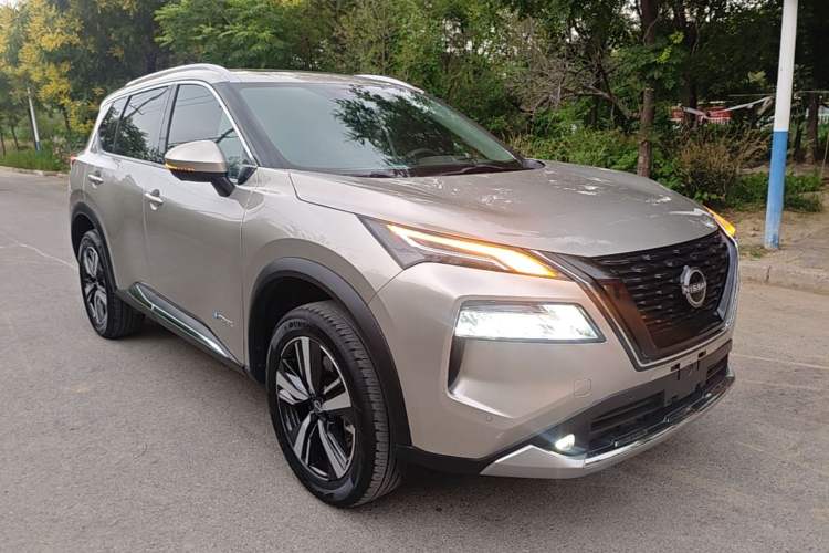 Used Nissan X-Trail 2023 e-POWER Ultra-Hybrid Dual-Motor All-Wheel-Drive Supreme Edition Front Right 45 Deg