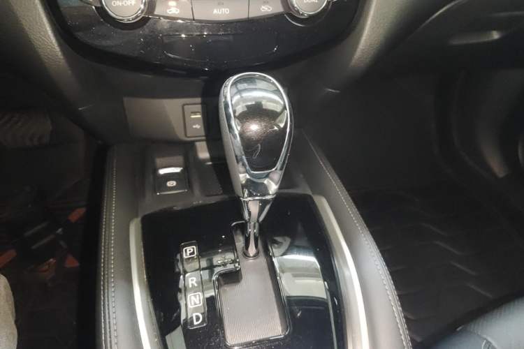 Used Nissan X-Trail 2023 Classic 2.0L Two-Wheel Drive Smart Connect Premium Edition Gear Lever