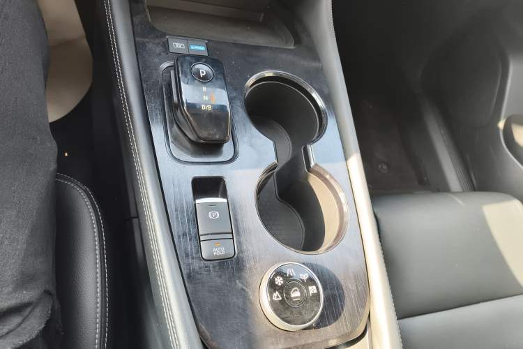 Used Nissan X-Trail 2023 e-POWER Ultra-Hybrid Dual-Motor All-Wheel-Drive Luxury Edition Gear Lever