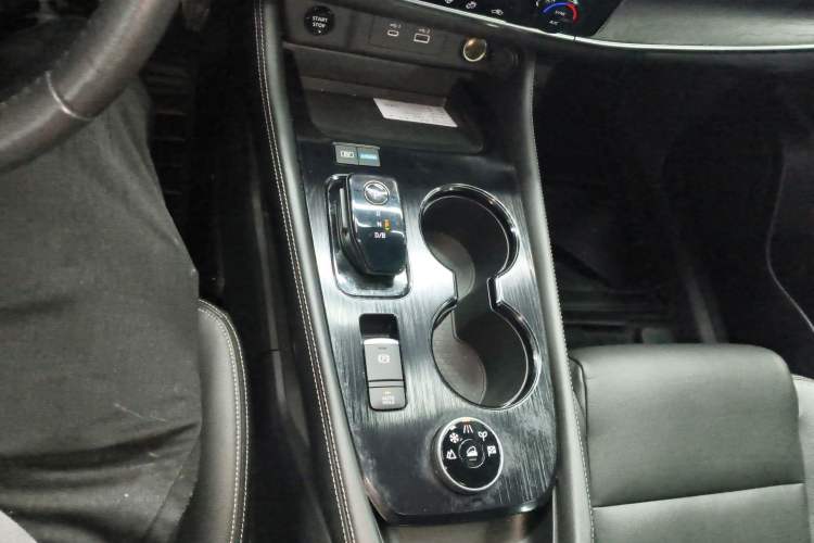 Used Nissan X-Trail 2023 e-POWER Ultra-Hybrid Dual-Motor All-Wheel-Drive Luxury Edition Gear Lever
