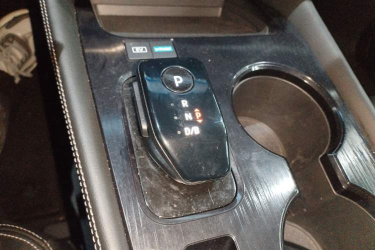 Used Nissan X-Trail 2023 e-POWER Ultra-Hybrid Dual-Motor All-Wheel-Drive Luxury Edition Gear Lever