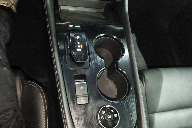 Used Nissan X-Trail 2023 e-POWER Ultra-Hybrid Dual-Motor All-Wheel-Drive Luxury Edition Gear Lever