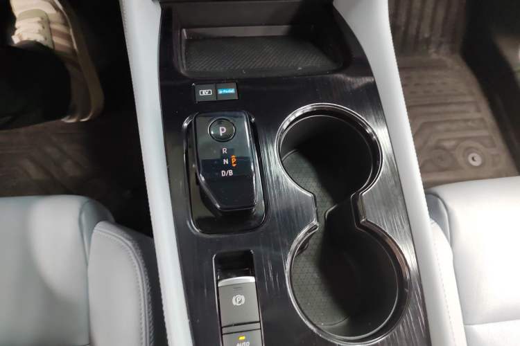 Used Nissan X-Trail 2023 e-POWER Ultra-Hybrid Dual-Motor All-Wheel-Drive Luxury Edition Gear Lever