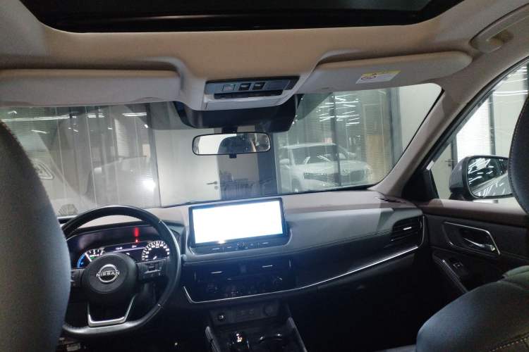 Used Nissan X-Trail 2023 e-POWER Ultra-Hybrid Dual-Motor All-Wheel-Drive Luxury Edition Headliner