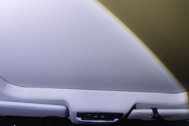 Used Nissan X-Trail 2023 e-POWER Ultra-Hybrid Dual-Motor All-Wheel-Drive Supreme Edition Headliner