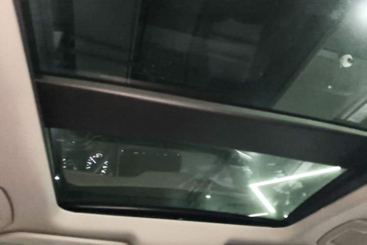 Used Nissan X-Trail 2023 e-POWER Ultra-Hybrid Dual-Motor All-Wheel-Drive Luxury Edition Headliner