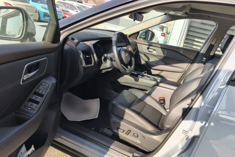 Used Nissan X-Trail 2023 e-POWER Ultra-Hybrid Dual-Motor All-Wheel-Drive Luxury Edition Interior 3