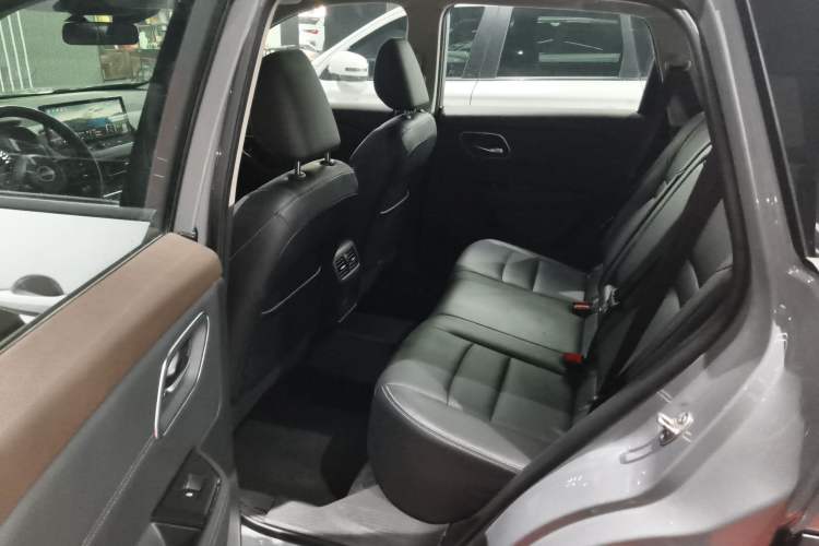 Used Nissan X-Trail 2023 e-POWER Ultra-Hybrid Dual-Motor All-Wheel-Drive Luxury Edition Interior 4